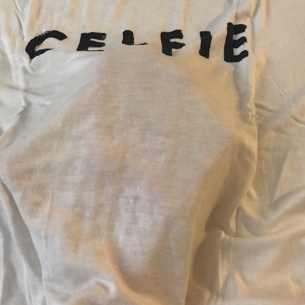 H&M T-Shirt - Picture 2 of 2